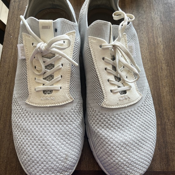 Men’s Golf Shoes - Picture 2 of 3